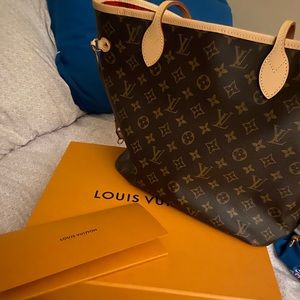 Louis Vuitton Never Full MM tote